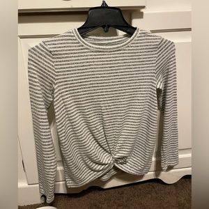 Cat and Jack twist front striped shirt sz Md